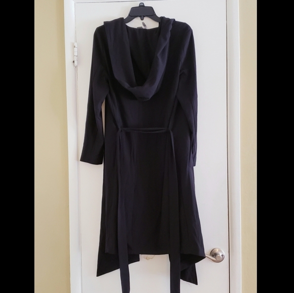 Hooded Long black coat - Picture 3 of 10